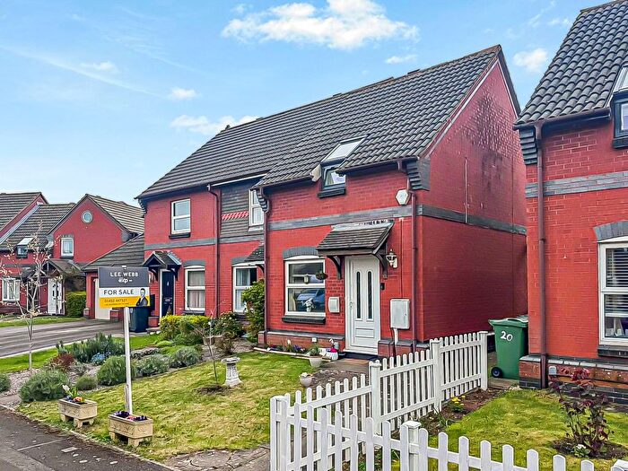 2 Bedroom End Of Terrace House For Sale In Chestnut Road, Abbeymead, Gloucester, GL4