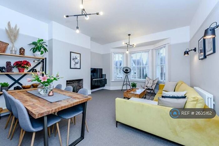 1 Bedroom Flat To Rent In Sackville Gardens, Hove, BN3