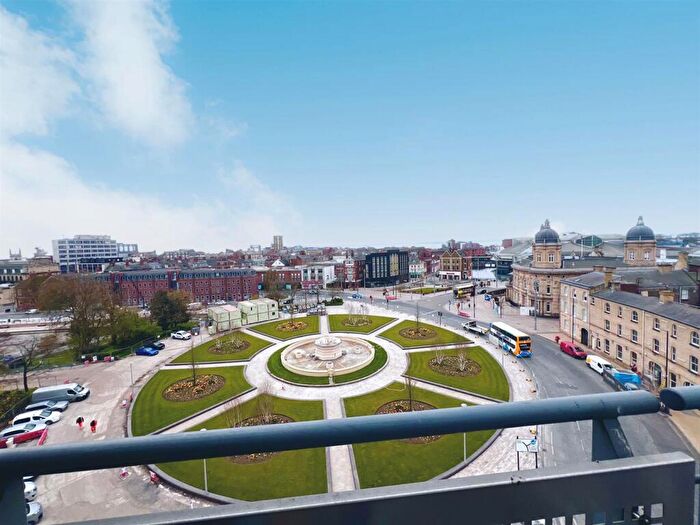 3 Bedroom Apartment To Rent In Apt, Queens Court, Dock Street, Hull, HU1