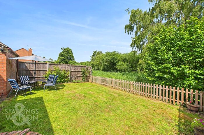 3 Bedroom Semi-Detached House For Sale In Fletcher Way, Acle, Norwich, NR13