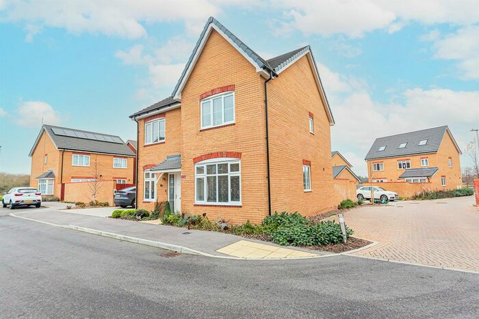 4 Bedroom Detached House To Rent In Rhodes Close, Winnersh, Wokingham, RG41