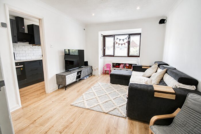 1 Bedroom Flat For Sale In Orchidhurst, Tunbridge Wells, TN2