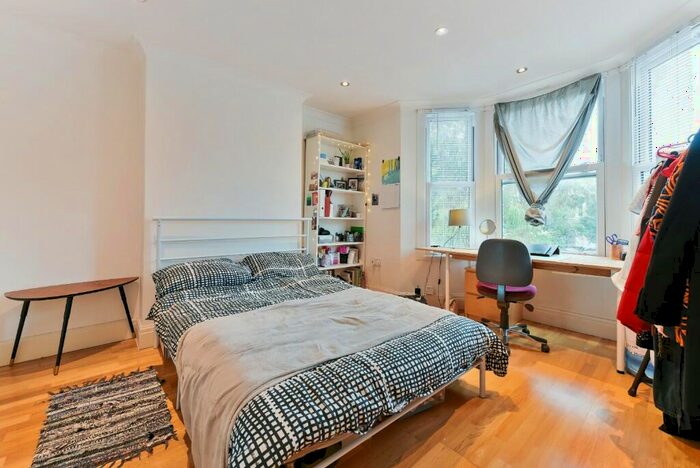 3 Bedroom Flat To Rent In Shooters Hill Road, London, SE3