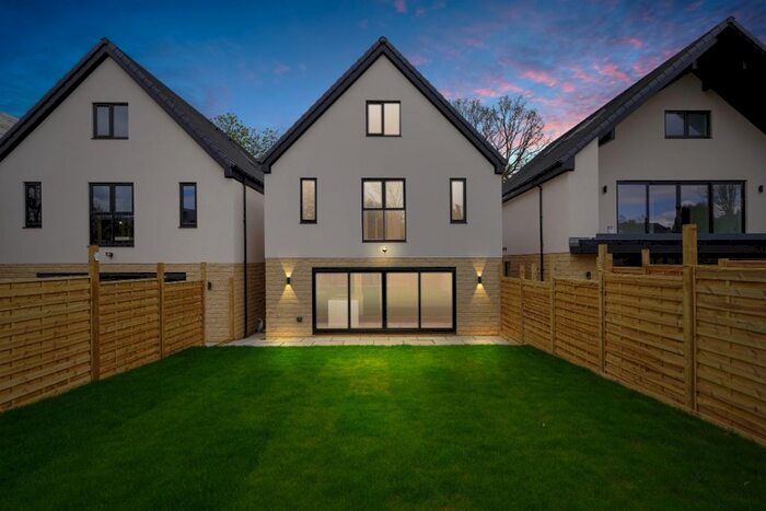 5 Bedroom Detached House For Sale In The Show Home At Park Lane, Dronfield, S18