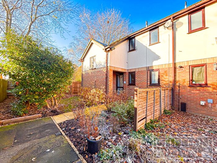 1 Bedroom Apartment To Rent In Woodpecker Way, Northampton, Northamptonshire, NN4