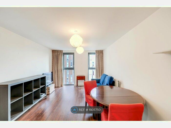 2 Bedroom Flat To Rent In Thomas Tower, London, E8