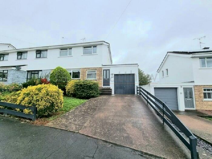 3 Bedroom Semi-Detached House To Rent In Willow Crescent, Barry, CF63