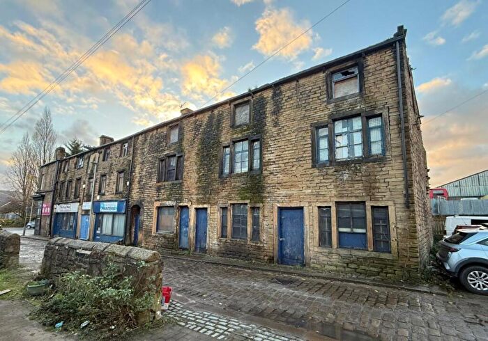 4 Bedroom End Of Terrace House For Sale In Chapel Lane, Keighley, Bradford, BD21