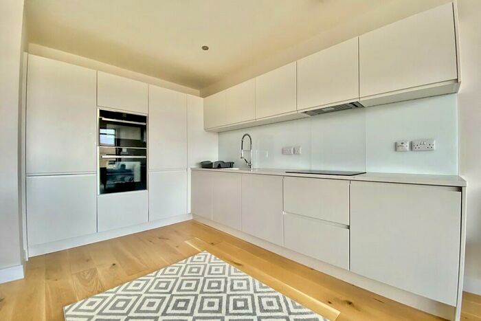 3 Bedroom Apartment To Rent In Horsforth Mill, Low Lane, Horsforth, LS18