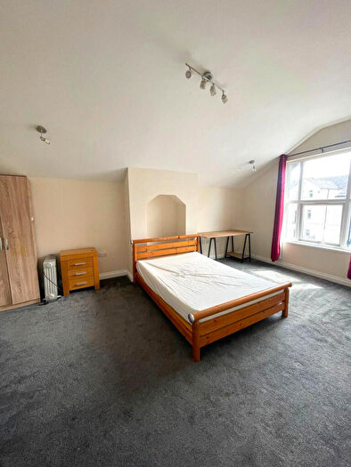 3 Bedroom Flat To Rent In Albany Road, Coventry, West Midlands, CV5