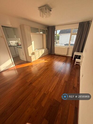 2 Bedroom Flat To Rent In Leyton, London, E10