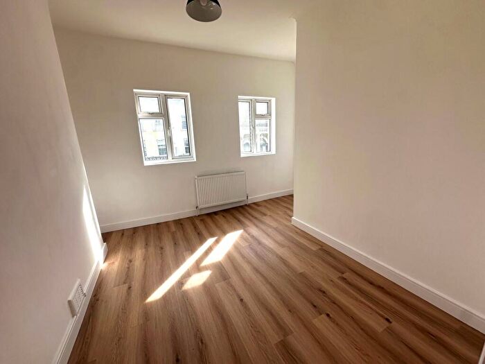1 Bedroom Flat To Rent In Plender Street, Camden Town, London, NW1