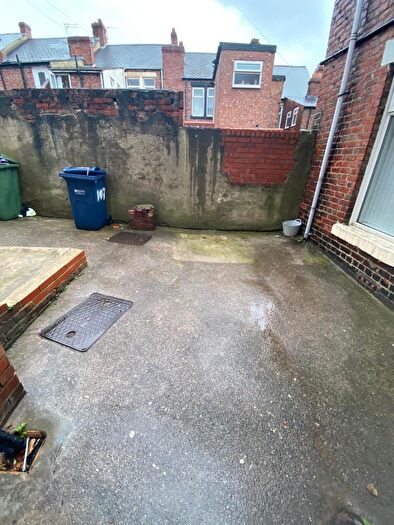 2 Bedroom Flat To Rent In Brighton Road, Gateshead, Tyne And Wear, NE8