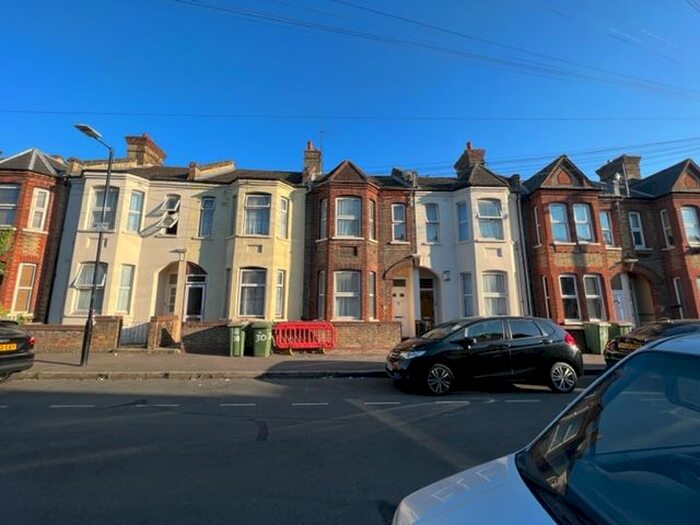 1 Bedroom Flat To Rent In Bingley Road, Canning Town London, E16