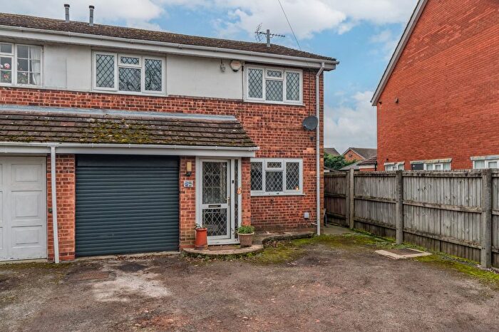 4 Bedroom Semi-Detached House For Sale In Stratford Road, Hockley Heath, Solihull, West Midlands, B94