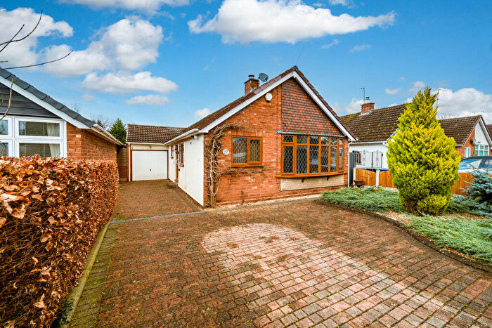 2 Bedroom Detached Bungalow For Sale In Beachwood Avenue, Wall Heath, Kingswinford, DY6