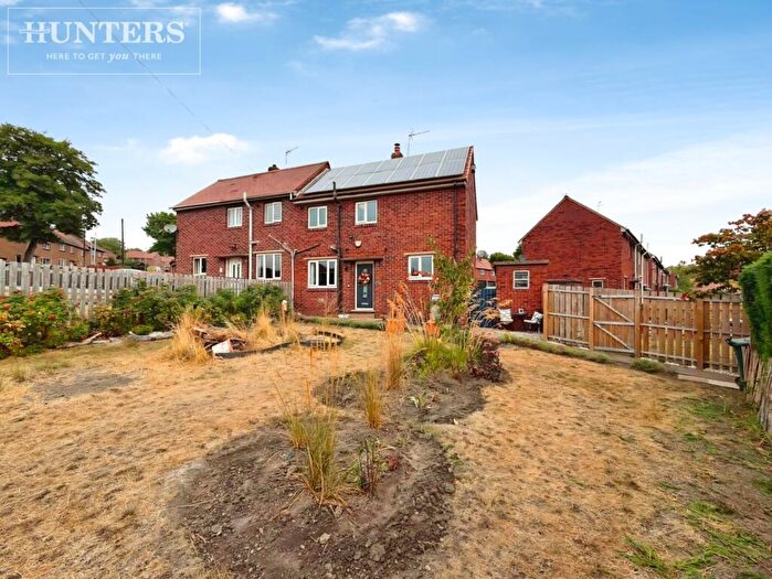 2 Bedroom Semi-Detached House For Sale In York Street, Barnsley, S74