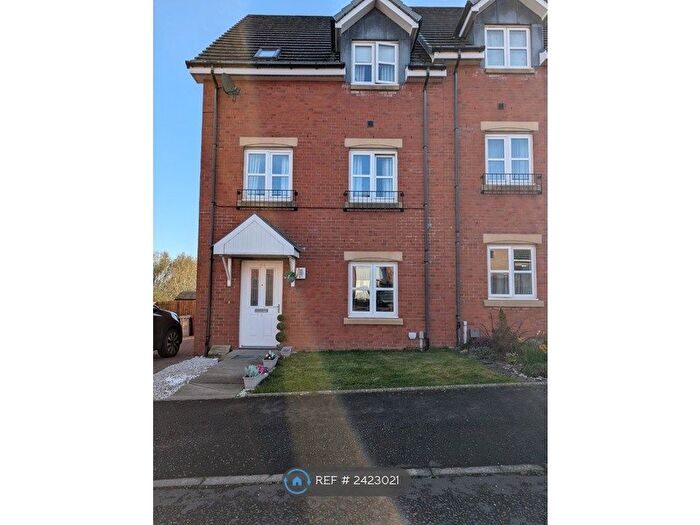 4 Bedroom Semi-Detached House To Rent In Thorn Avenue, Blantyre, G72