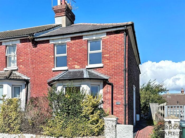 2 Bedroom End Of Terrace House For Sale In Salehurst Road, Eastbourne, BN21