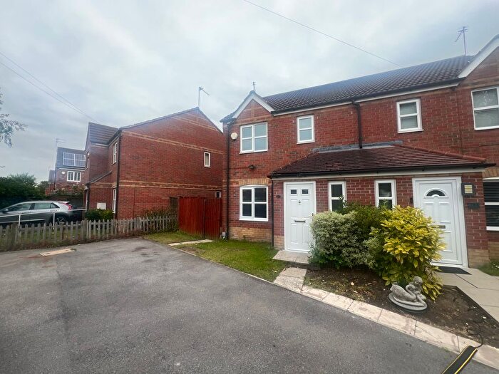 2 Bedroom Semi-Detached House For Sale In Hayton Grove, Hull, HU4
