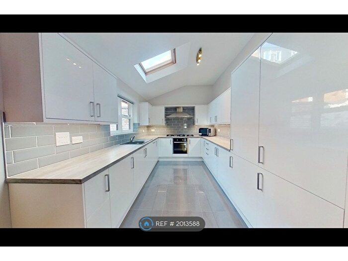 7 Bedroom Semi-Detached House To Rent In Bute Avenue, Nottingham, NG7