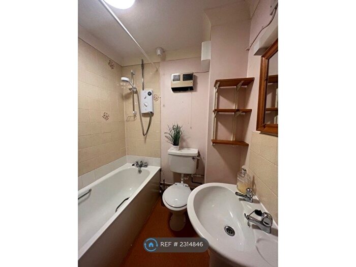 1 Bedroom Flat To Rent In Prince Henry Court, Cambridge, CB4