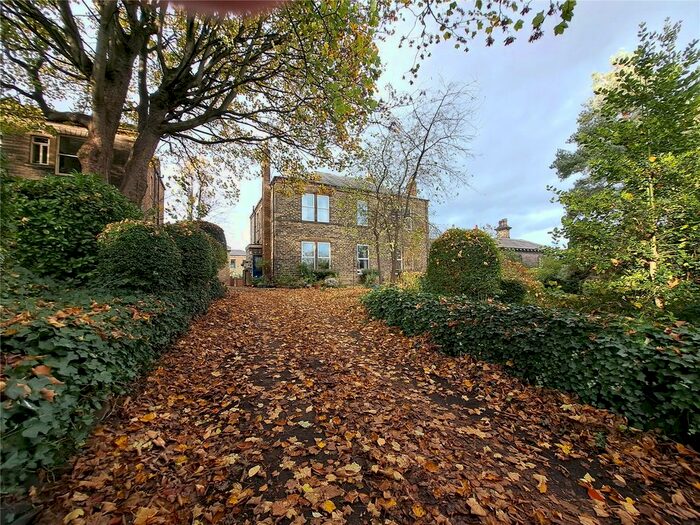 2 Bedroom Maisonette To Rent In Springfield Terrace, Dewsbury, West Yorkshire, WF13