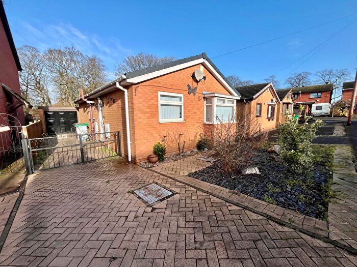 2 Bedroom Bungalow To Rent In Vernon Park Drive, Old Basford, Nottingham, NG6