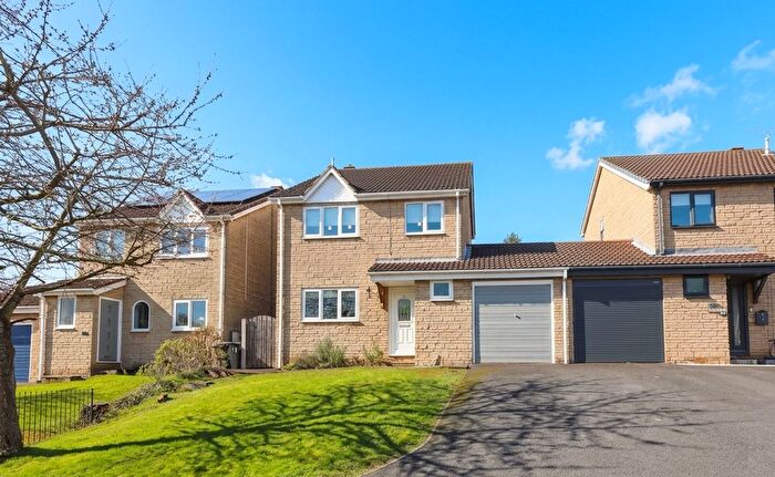 4 Bedroom Link Detached House For Sale In Campion Drive, Killamarsh, S21