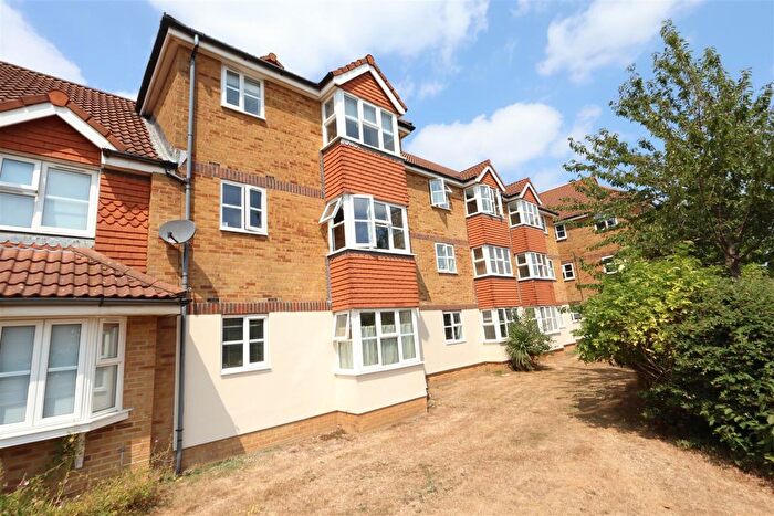 2 Bedroom Flat To Rent In Falmouth Close, Eastbourne, BN23