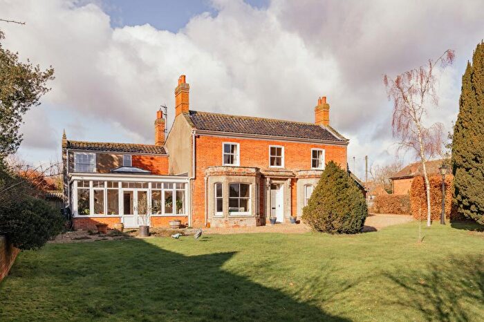 7 Bedroom Detached House For Sale In A Distinguished Period Home In Reepham, NR10