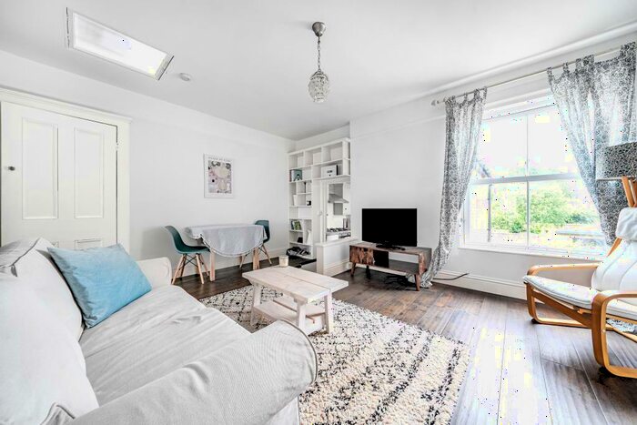 1 Bedroom Maisonette To Rent In Windsor, Berkshire, SL4