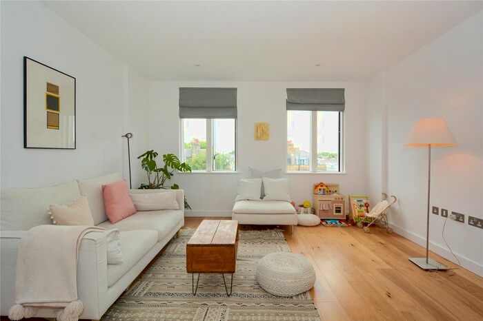 2 Bedroom Flat To Rent In Esther Anne Place, Angel, N1