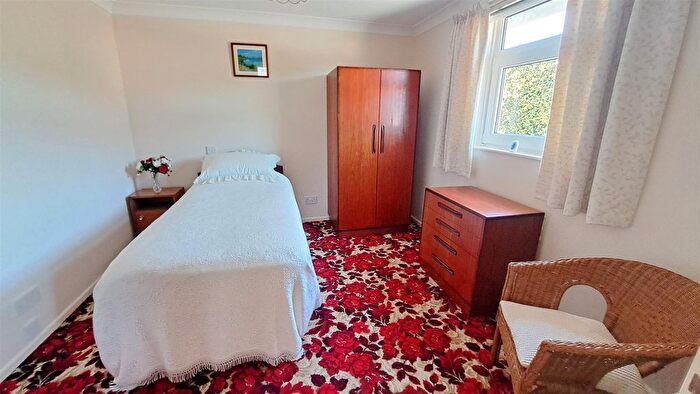 2 Bedroom Detached Bungalow For Sale In Park View Road, Helston, TR13
