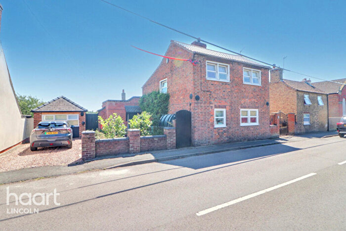 4 Bedroom Detached House For Sale In West Street, Timberland, LN4