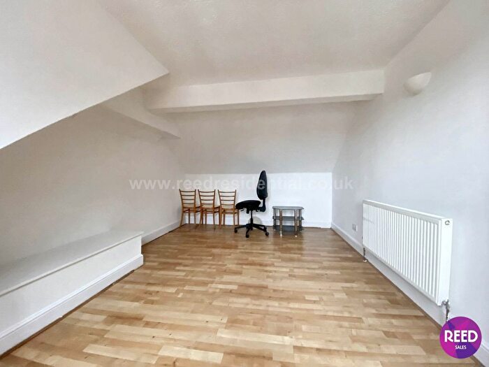 1 Bedroom Flat To Rent In Valkyrie Road, Westcliff On Sea, SS0