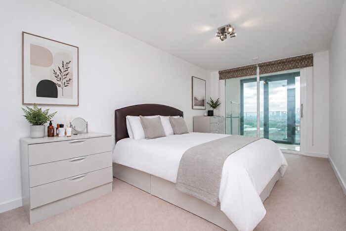 2 Bedroom Flat To Rent In Unex Tower, Stratford, London, E15