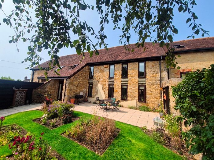 4 Bedroom Barn Conversion For Sale In Manor Farm Gate, West Stour, Dorset, SP8
