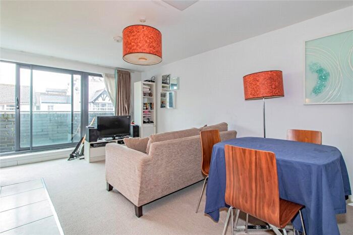 1 Bedroom Apartment To Rent In Lime Tree Mews, Headington, OX3