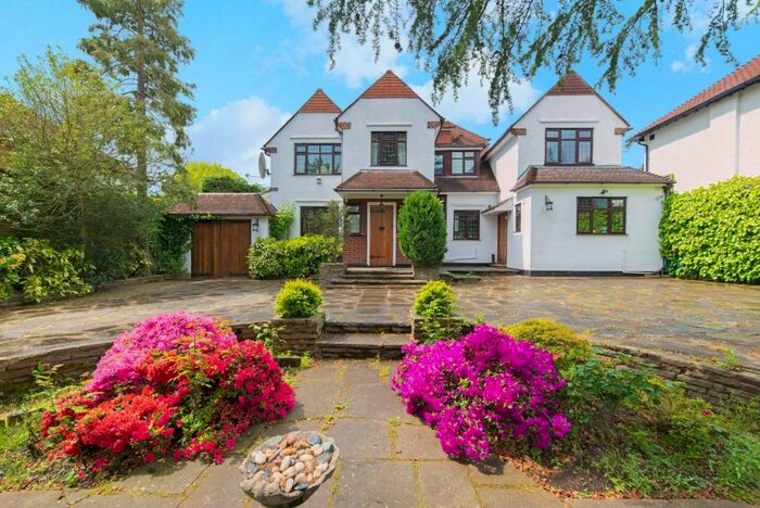 5 Bedroom Detached House To Rent In Woodlands Road, Surbiton, KT6