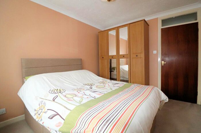 1 Bedroom Flat For Sale In Knights Court, The Nursery, Erith, DA8