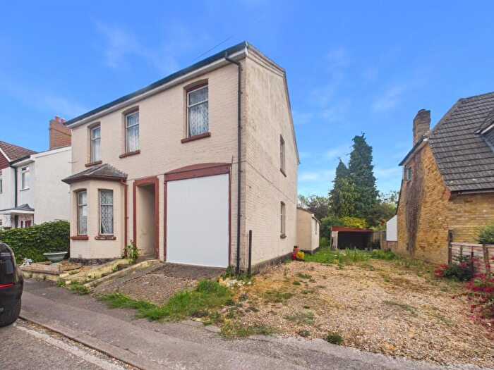 4 Bedroom Detached House For Sale In Penn Road, Datchet, Berkshire, SL3