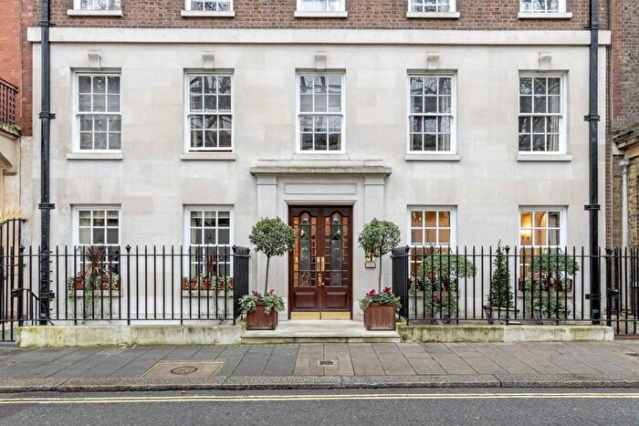 2 Bedroom Flat To Rent In Upper Grosvenor Street, London, W1K