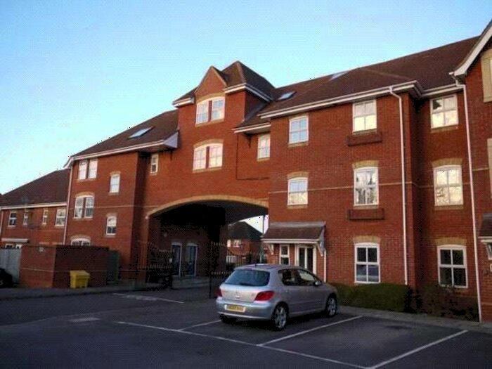 2 Bedroom Apartment To Rent In Bevan Gate, Bracknell, Berkshire, RG42