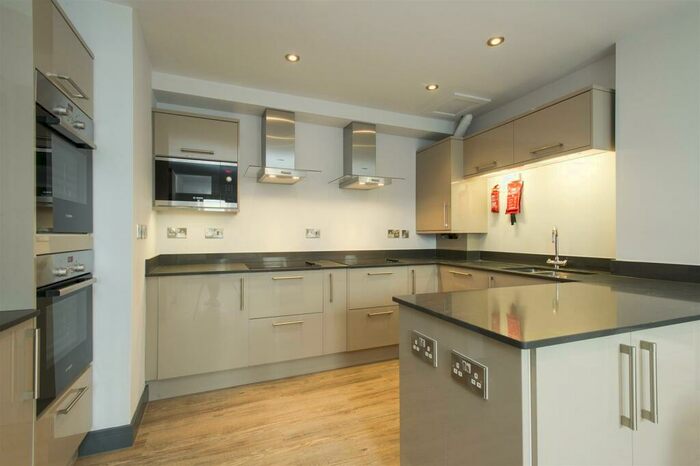 10 Bedroom Apartment To Rent In Stanford Street, Nottingham, NG1
