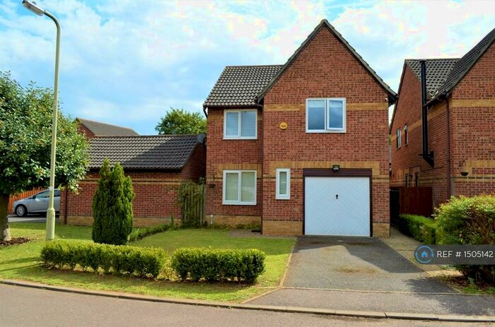 3 Bedroom Detached House To Rent In Forsythia Close, Bicester, OX26