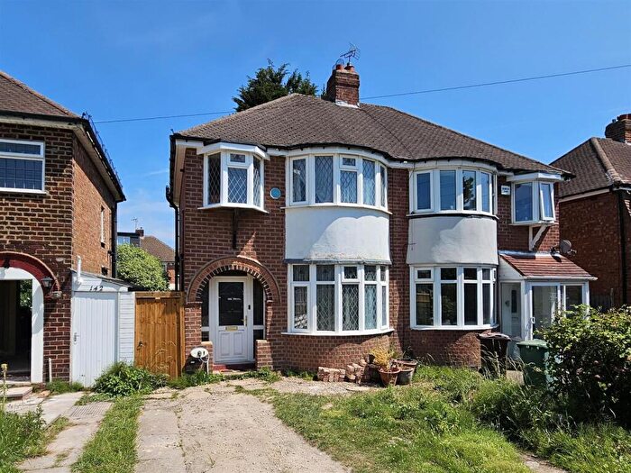 3 Bedroom Semi-Detached House For Sale In Melton Avenue, Solihull, B92