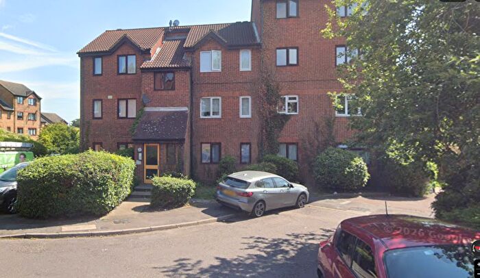1 Bedroom Flat To Rent In Porter Close, Essex, RM20