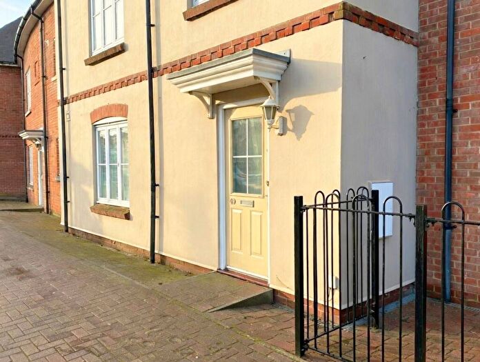 2 Bedroom Flat To Rent In Vineyard, Abingdon, OX14