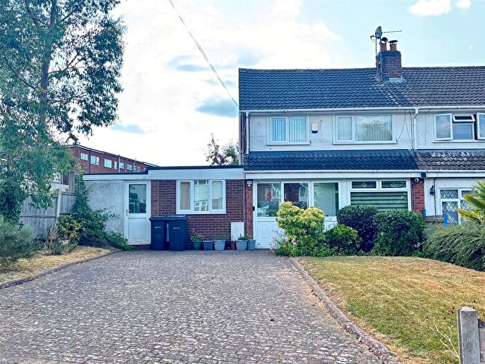 4 Bedroom Semi-Detached House For Sale In Listowel Road, Birmingham, West Midlands, B14
